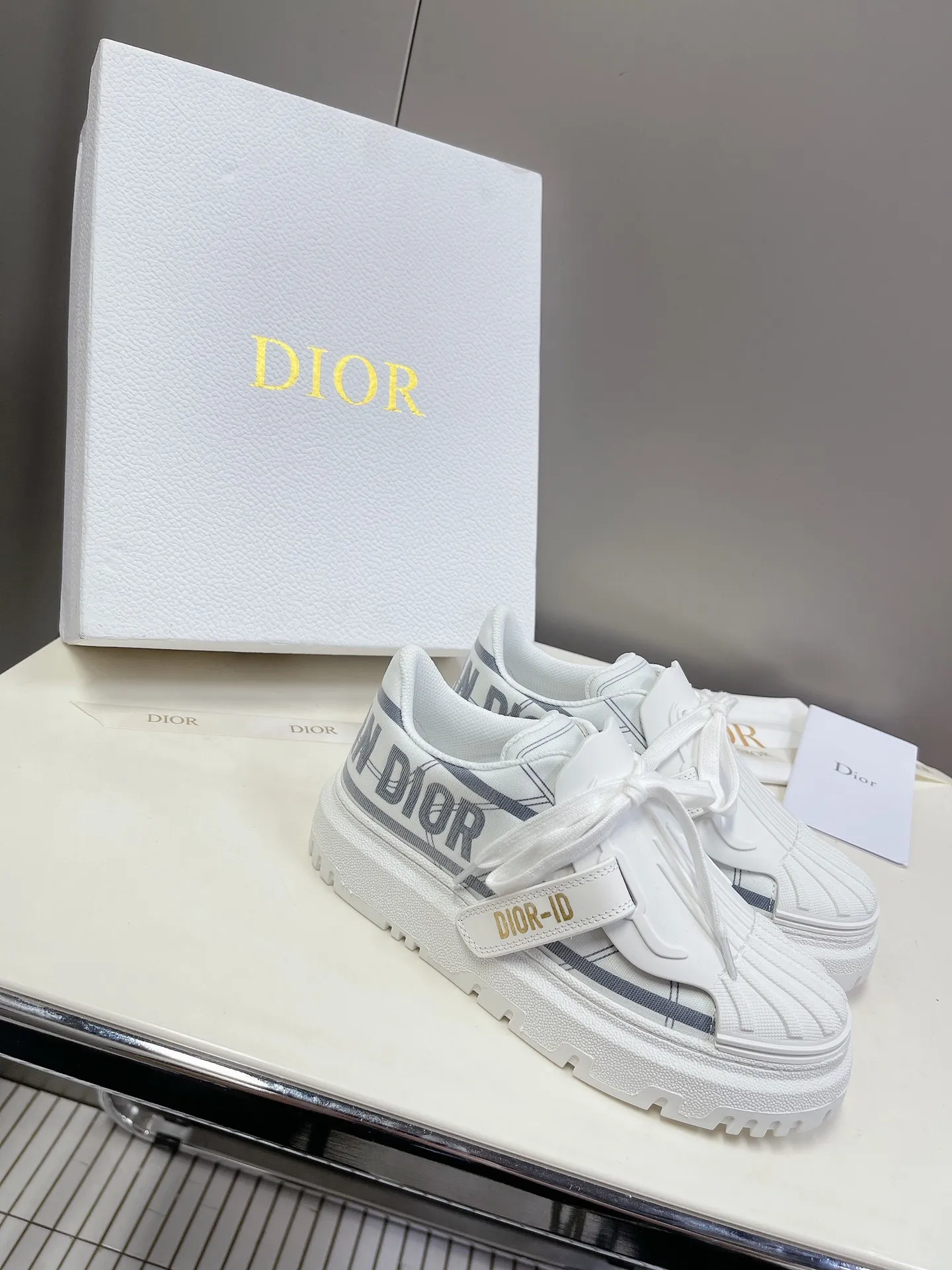 👟👟Ex-factory price 480👟👟 Women's shoes Women's clothing Women's shoes Women's clothing Women's shoes Women's clothing Women's shoes Women's clothing DIOR Dior's classic shell-toe sneakers, genuine purchase and development, perfect one-to-one replica ✔️Cow leather upper ➕Transparent film, classic shell outsole, very comfortable, genuine full set of packaging, transparent outsole, size 35-41